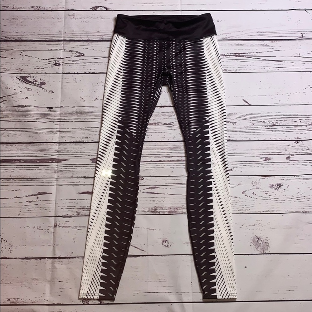 White and black workout leggings